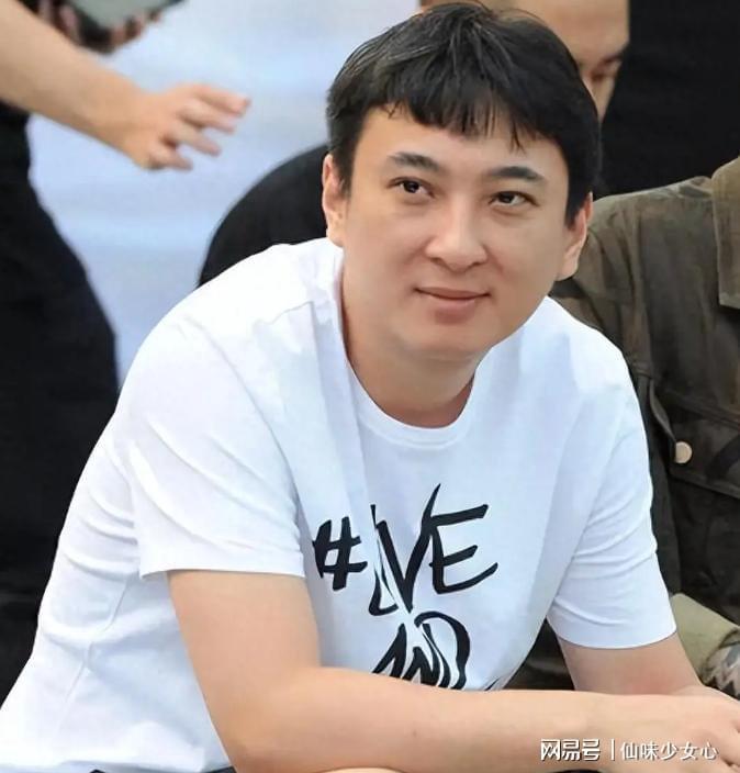 从“拉黑风波”到“医美疑云”:娱乐工业幕后操作链条深度复盘 娱乐新闻