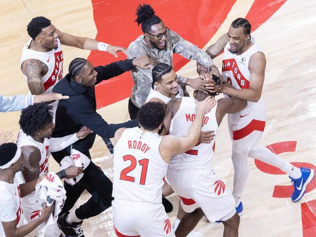 76人困局深度复盘：恩比德回归背后的攻防逻辑重构 体育新闻