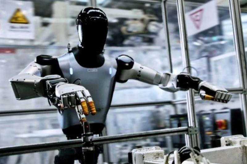  新能源汽车赛道风云再起；蔚来避开机器人热潮，转向核心业务深耕；李斌理性应对行业变局。 汽车科技 新能源汽车赛道风云再起；蔚来避开机器人热潮，转向核心业务深耕；李斌理性应对行业变局。 汽车科技