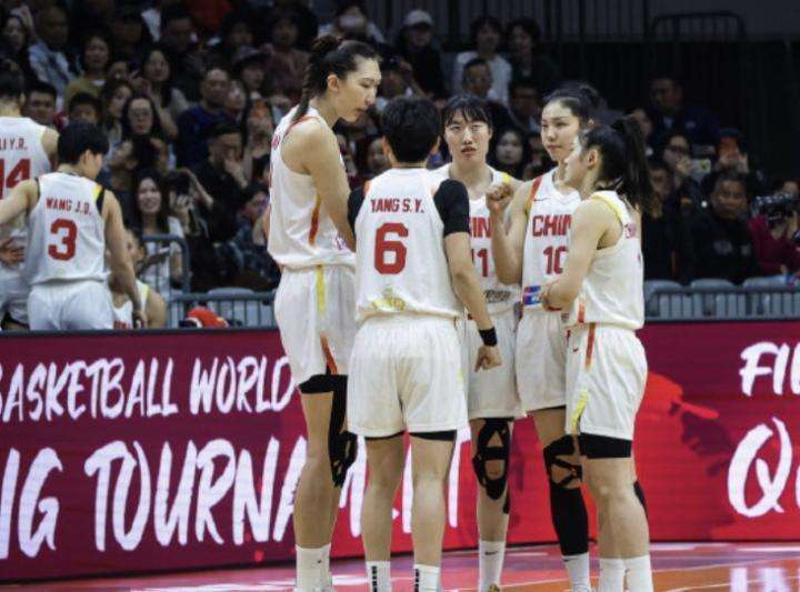  南苏丹女篮逼出真问题；中国女篮必须加速青训，否则前景堪忧。 体育新闻