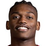  豪门重建逻辑：从帕努奇视角看米兰锋线核心价值重构 体育新闻