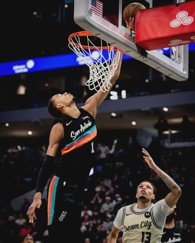  赛场情绪的代价：当顶尖得分手陷入规则困境 体育新闻