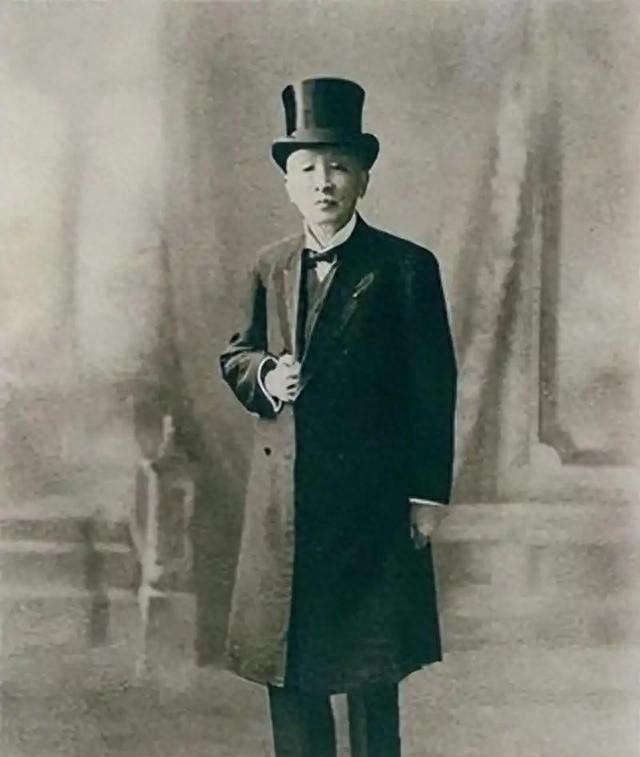 千亿级财富缩影：揭示家族兴盛的非物质传承规律