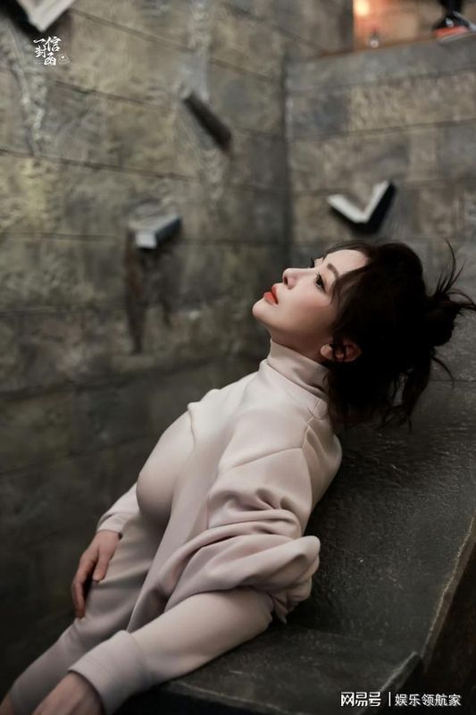  深层解密：红毯焦点背后的塑形逻辑与审美真相 娱乐新闻