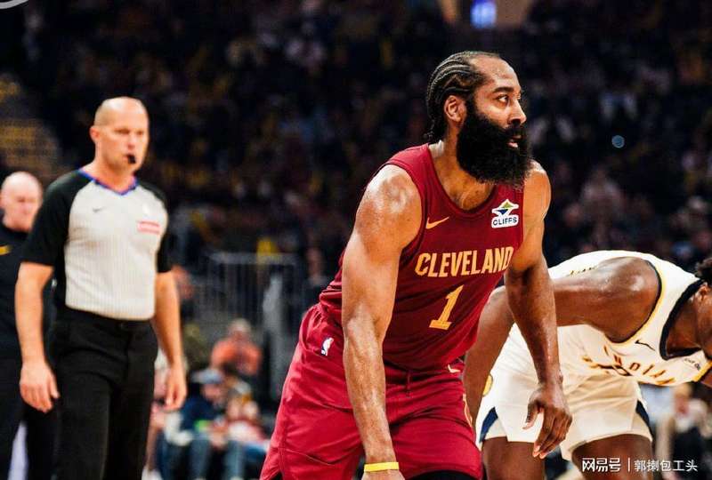  【战术拆解】骑士逆转背后的胜负手：詹姆斯·哈登的控场艺术 体育新闻