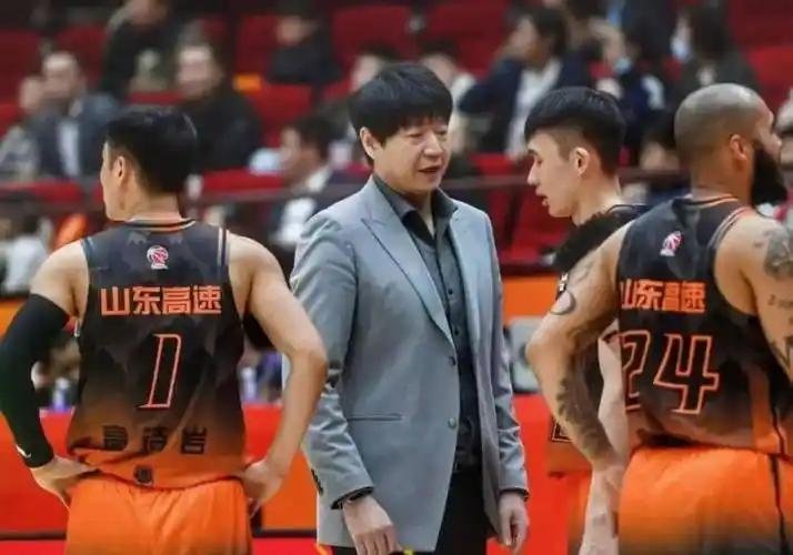  技术流解析：山东高速失守卡位战的深层战术痼疾 体育新闻