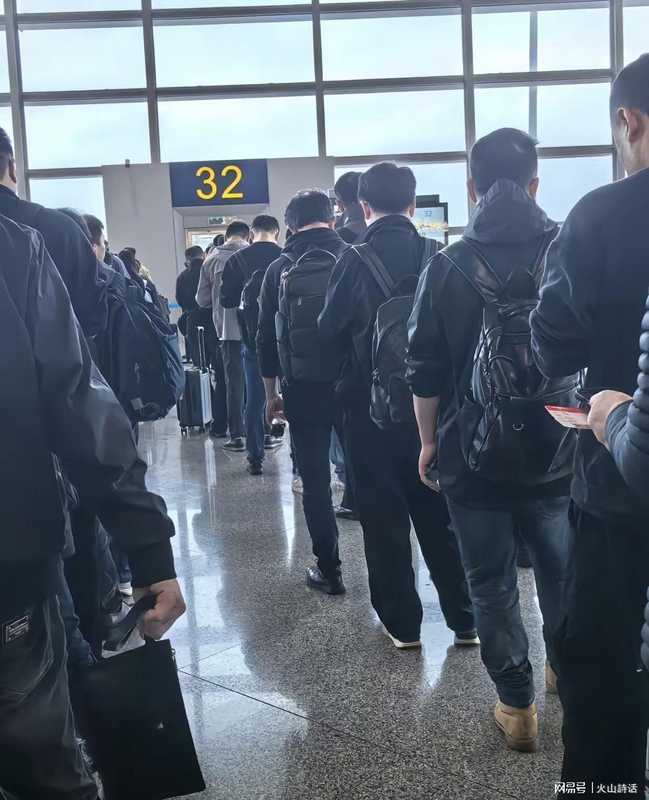  商务航班工作强度量化分析：一位高频出差工程师的八年飞行数据与效率重构实践 新闻 商务航班工作强度量化分析：一位高频出差工程师的八年飞行数据与效率重构实践 新闻