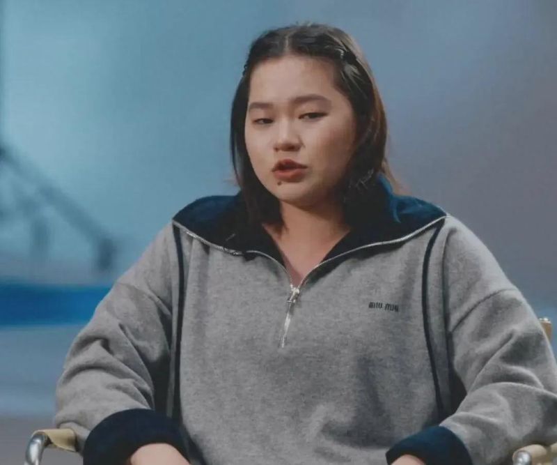 一个282人的群，一张写满恶意的公告，和一个差点说出“想退役”的女孩