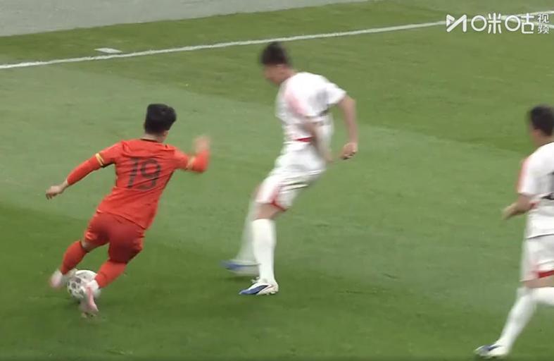  U23门将伤退背后：三大悍将复盘朝鲜节奏，数据揭示战术困局 体育新闻