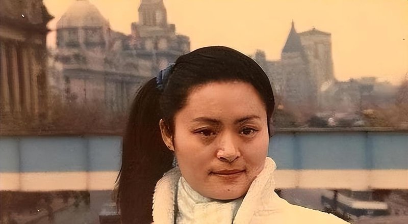  她曾击败毛阿敏站上巅峰，却在人生半途跌入谷底：命运无常，但歌声从未熄灭 情感心理