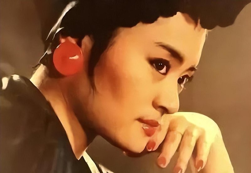  她曾击败毛阿敏站上巅峰，却在人生半途跌入谷底：命运无常，但歌声从未熄灭 情感心理